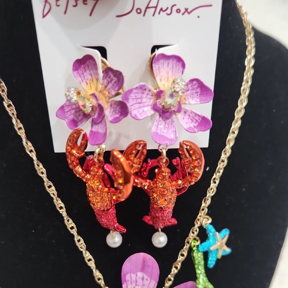 🦞▪️Betsey Johnson▪️ Rhinestone Lobster Necklace  and Earring Bundle Set